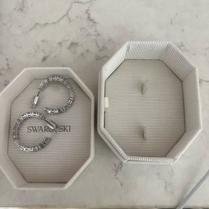 Swarovski earrings never worn!